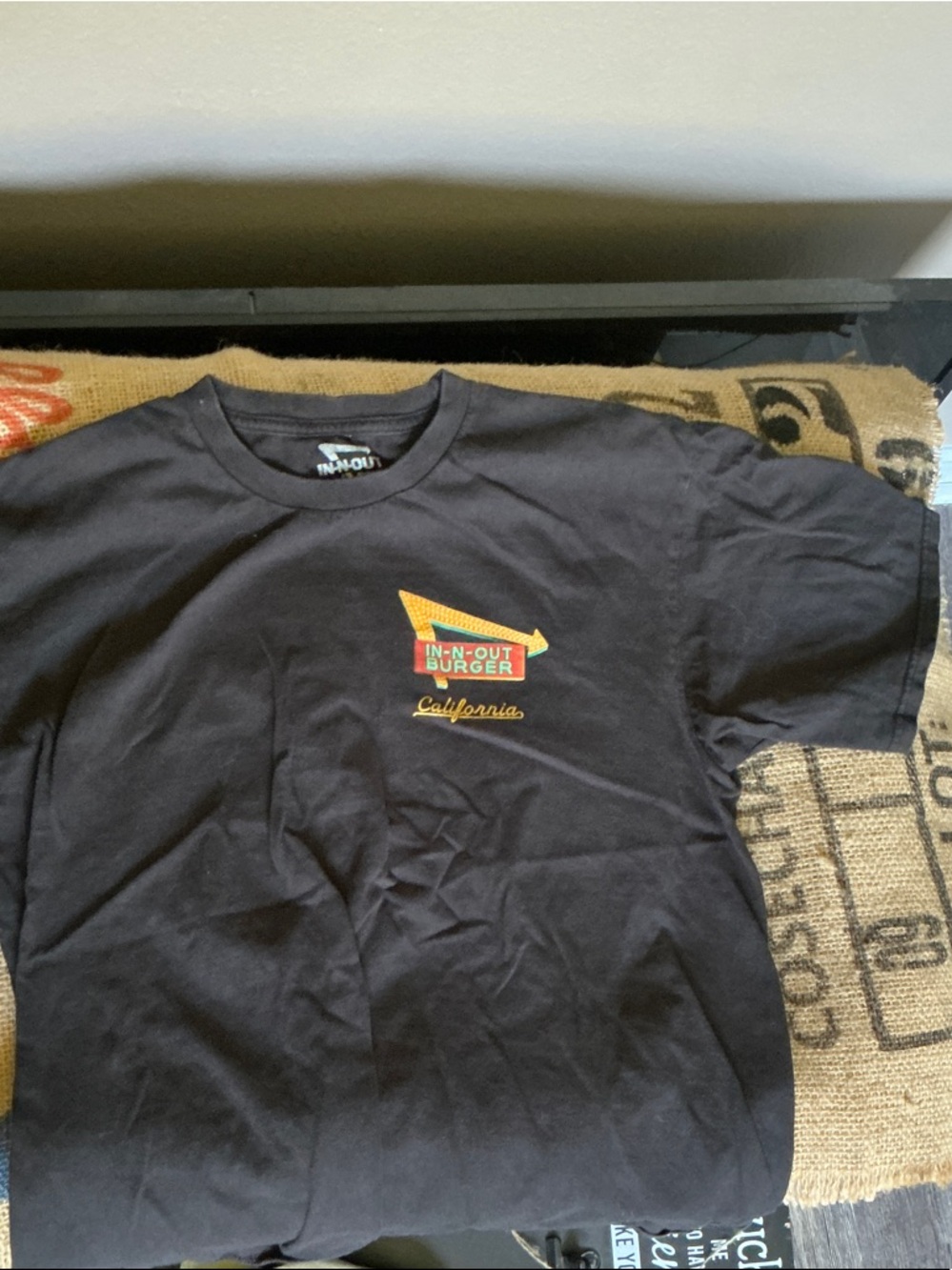 IN-N-OUT Burger California Logo Short Sleeve Tee - Black Size L